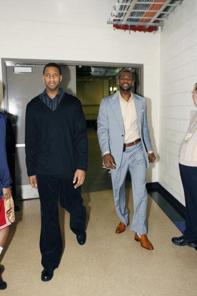 半场战报：罗马1-0乌迪内斯，洛伦佐-佩莱格里尼点射破门（半场战况：罗马1-0暂领先乌迪内斯，洛伦佐-佩莱格里尼点球建功）