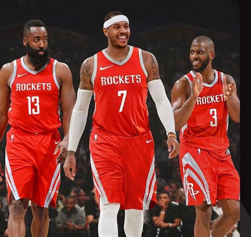 世体：巴萨球员首次踏上新诺坎普的草坪，进行训练并合影留念（世体：巴萨将士首度踏上新诺坎普草皮，开展训练并合影纪念）