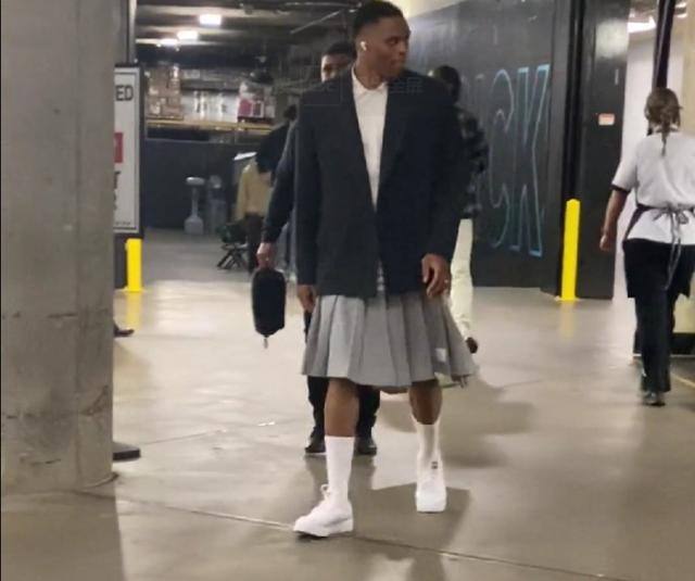 基德：经历这些胶着比赛会令我们进步，但不代表会立刻赢球（基德：焦灼比赛助我们成长，但未必立刻带来胜利）