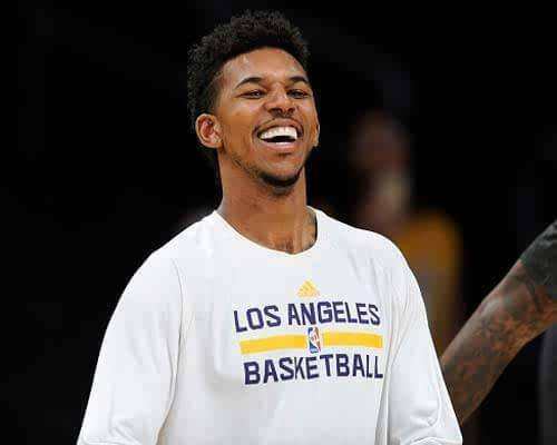 比塞克：不考虑转会问题；我必须持续出场才有机会踢世界杯（比塞克：暂不考虑转会，唯有持续出场才能争世界杯席位）